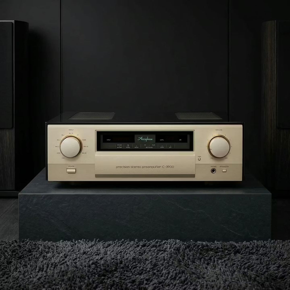 Accuphase C-3900